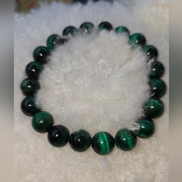 10mm Green Tiger Eye Bracelet - Picture 4 of 10